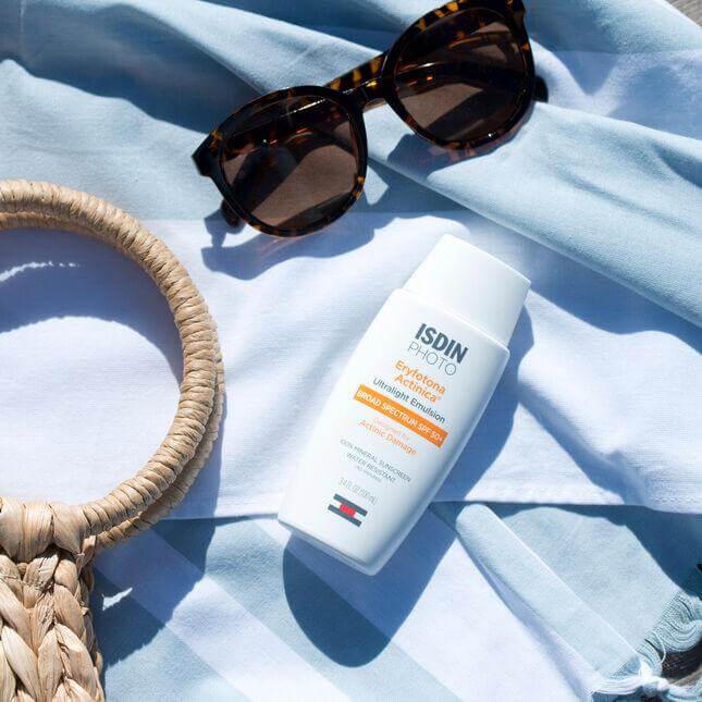 ضد آفتاب ISDIN Eryfotona Actinica Ultralight Emulsion یکی از بهترین ها